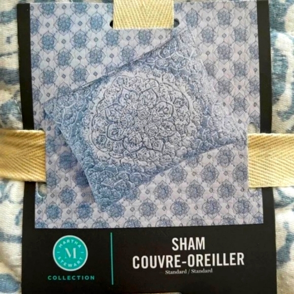 Martha Stewart Medallion Matelasse Pillow Shams - Set of 2 - Picture 2 of 6